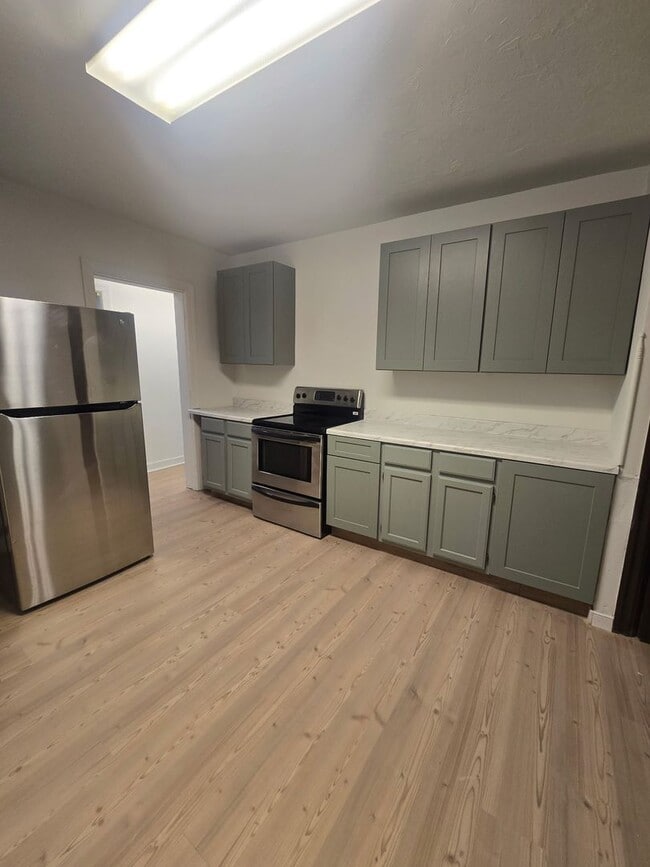 Building Photo - 247 S 8th St Unit 2