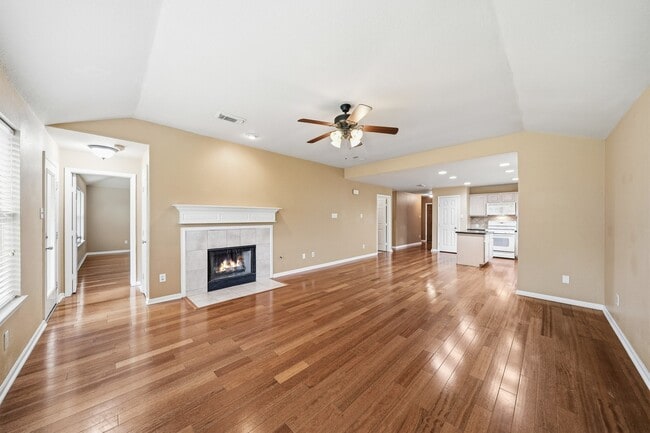 Building Photo - 2010 Hanover Springs Ln