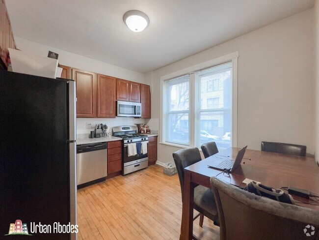 Building Photo - 852 N Leavitt St Unit J08P Rental