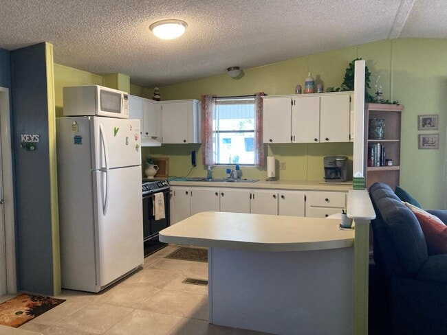 Photo - 189 Lewis St