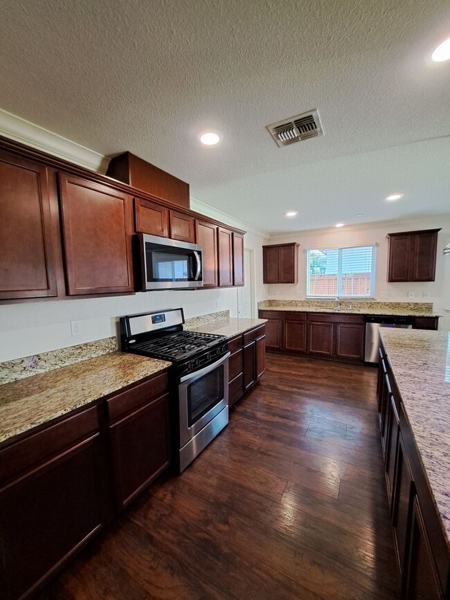 Photo - Stunning and Spacious - Don't Miss This Rental Home!