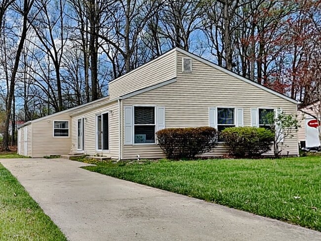 Building Photo - 4108 Springsleigh Rd