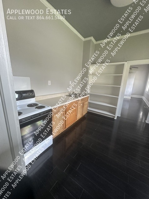 Photo - 611 Forest St