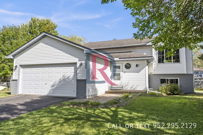 1395 Honeysuckle Ln SE