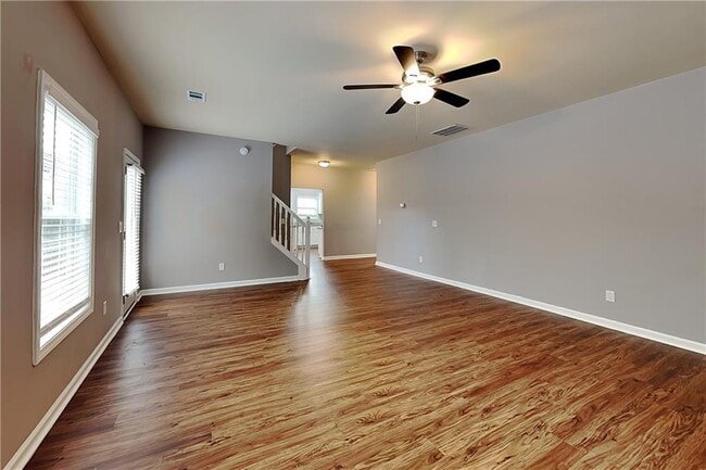 Photo - 6430 Queensdale Dr