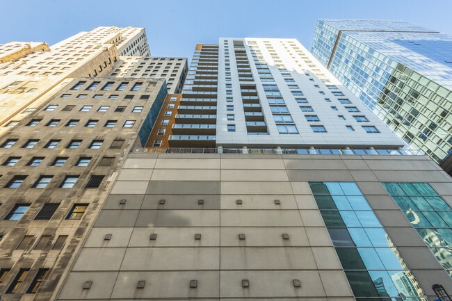 Building Photo - 160 E Illinois St Unit 1307