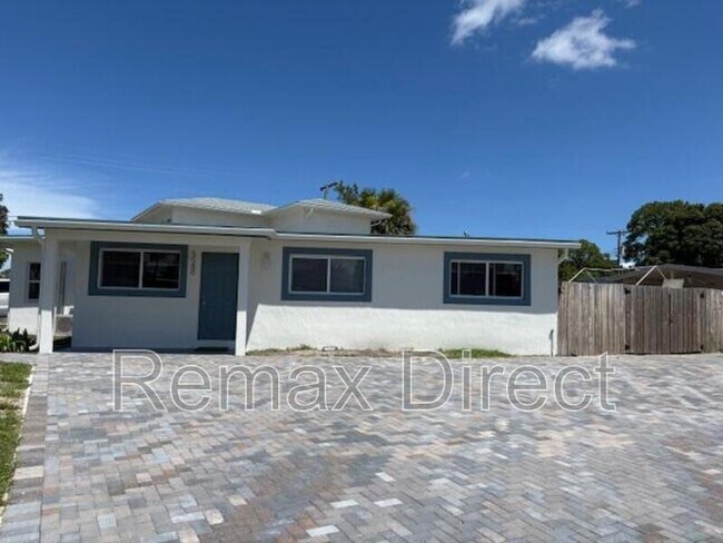 5580 Honeysuckle Dr