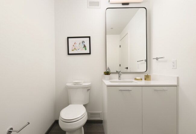 Photo - 788 W Madison St