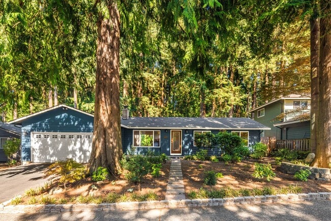 Building Photo - 3 Bdrm with Spacious Yard and Garage in Kirkland