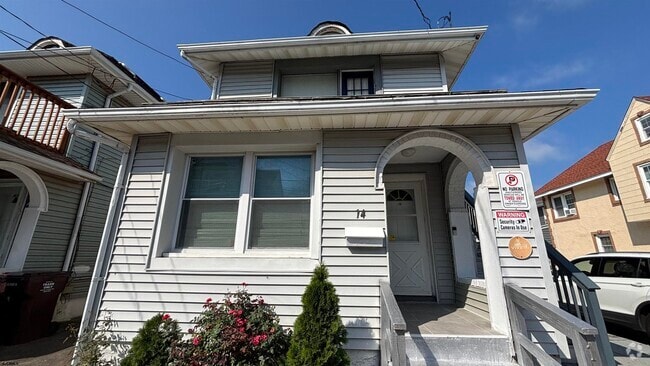 Building Photo - 14 N Marion Ave Rental