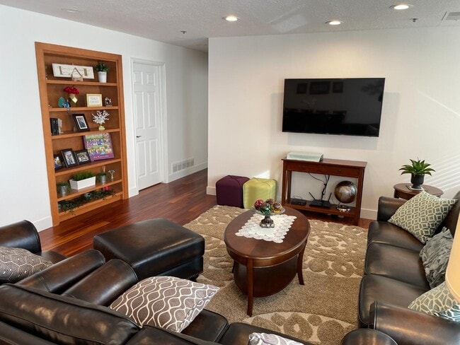 Building Photo - 44 W 300 S Rental