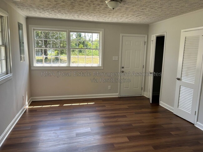 Photo - 1321 Drewery Ave Unit B