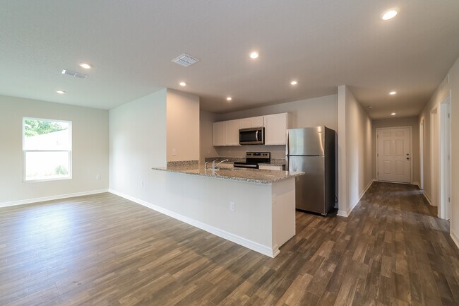 Photo - 1427 Swan Ct