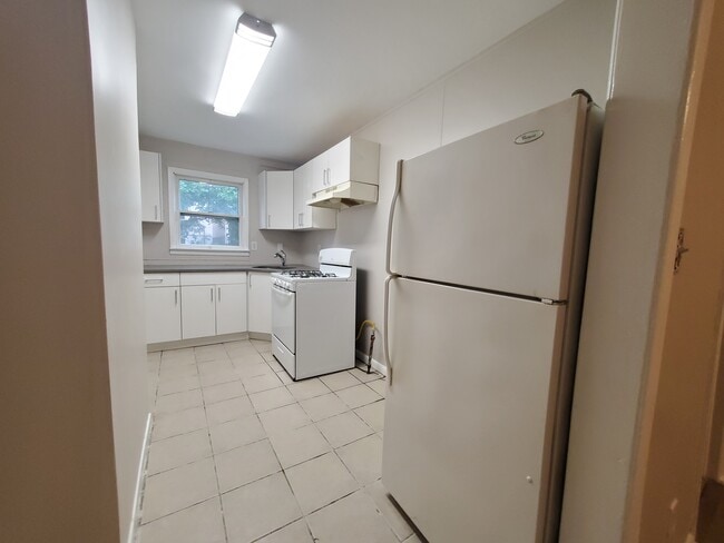 Building Photo - 218 Fairmount Ave Unit 2