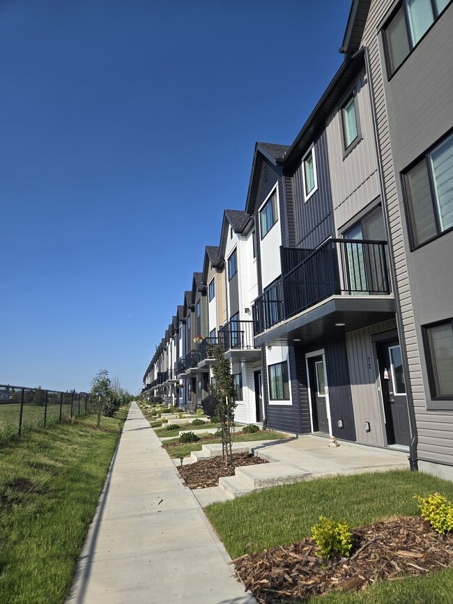 Building Photo - 2035-2035 Chalmers Way SW Unit 55 / B