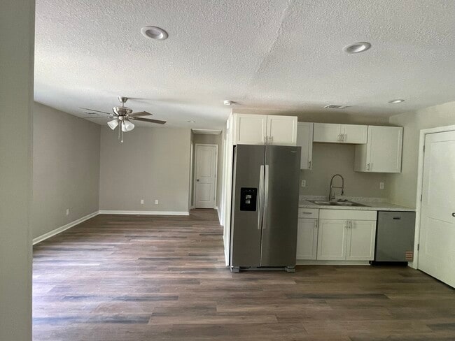 Building Photo - 102 Dylan Dr Rental