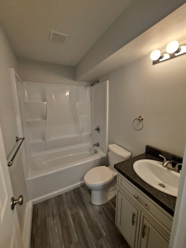 Photo - 2 Bedroom Condo in town