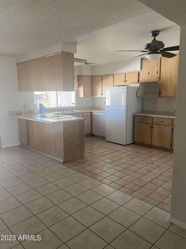 Photo - 524 W Riviera Dr