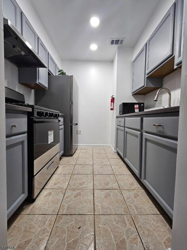 Photo - 157 W Market St