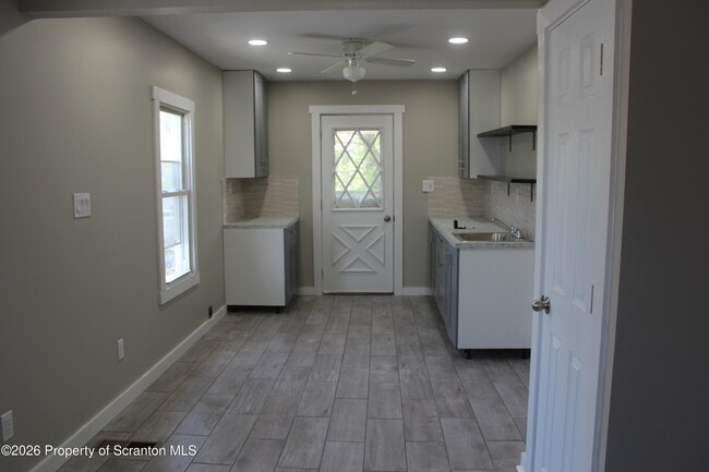 Photo - 215 Ferdinand St