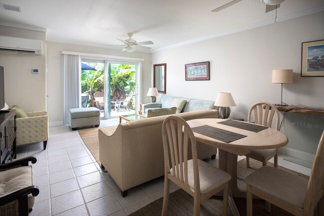 Building Photo - 1 Bedroom 1 Bathroom Furnished Condo pool view- 6 month Lease