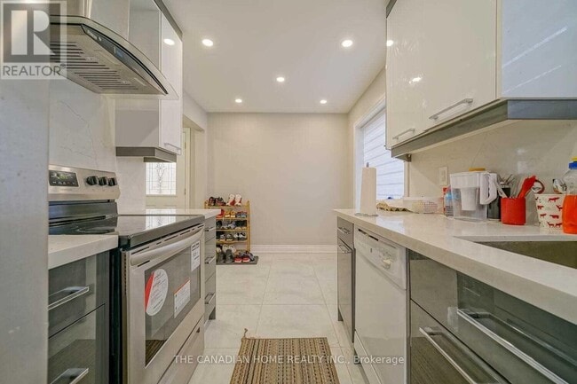 Photo - 64 Somerset Dr
