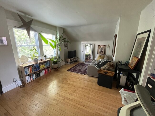 Photo - 1315 29th Ave NE Unidad #2