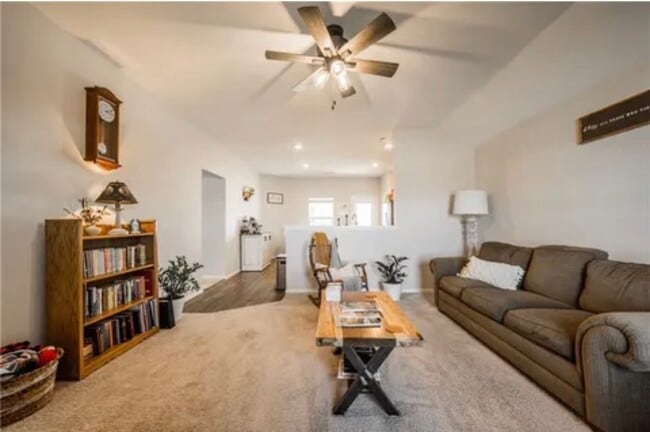 Photo - 2106 E Annette Dr