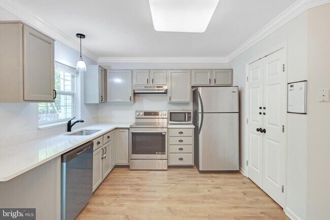 Photo - 1832 Tiger Lily Cir