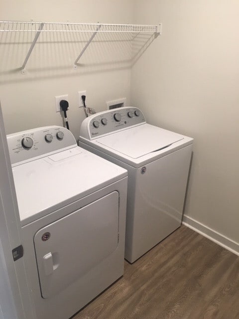 Photo - 335 Lorien Way
