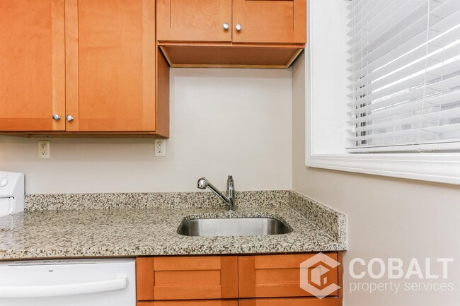 Photo - 271 Glen Iris Dr NE Unit 3a