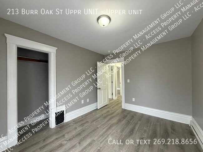 Photo - 213 Burr Oak St