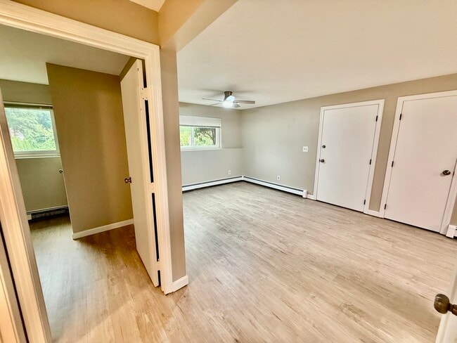 945 Mammoth Rd Unit 1 S