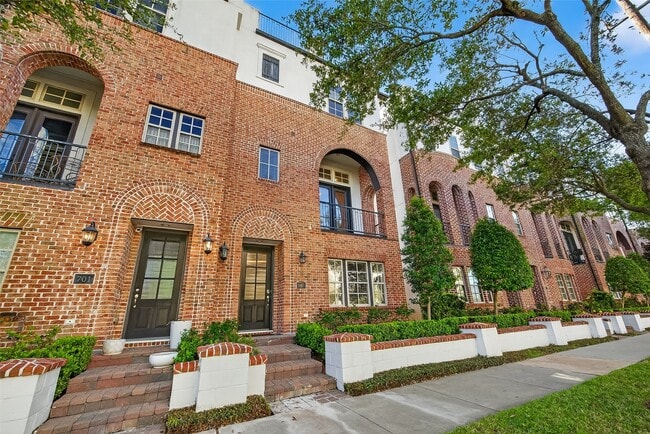 Photo - 705 Delano St
