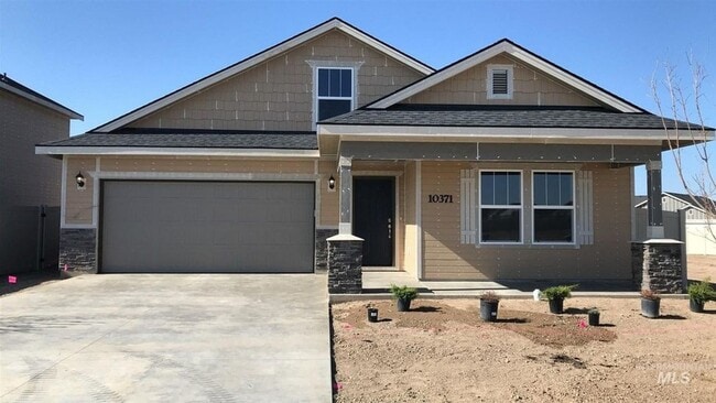 Photo - 4 bedroom 2 bath large loft area upstairs / All bedrooms downstairs