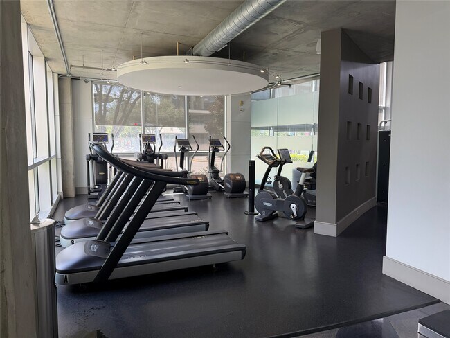 1901 Post Oak Blvd Unit 1105