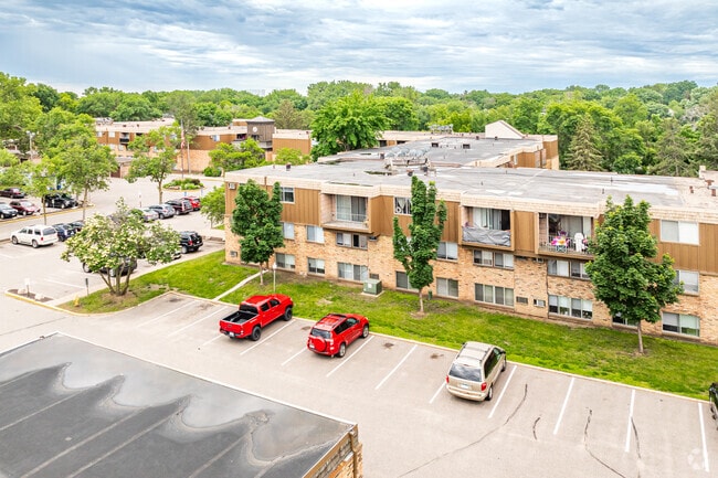 Photo - River Road East