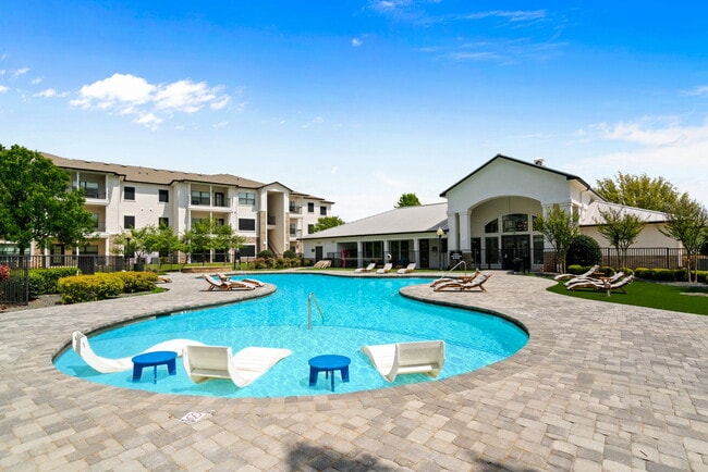Building Photo - Birchstone Northlake Rental