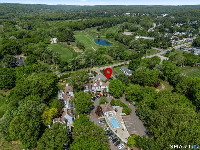 2124 Old Pond Ln