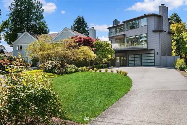 Photo - Luxury 4BD/3.5BA Magnolia Home with Panoramic City Views