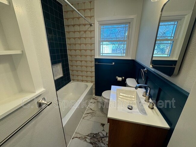 Photo - 822 Avenue C