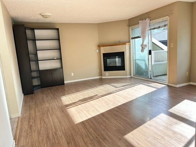 Photo - 832 Fisgard St