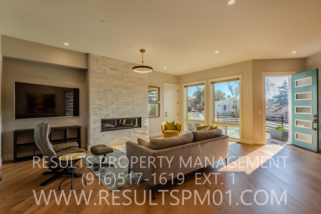 Photo - Stunning luxury custom home! 4 bedrooms heart of Fairoaks