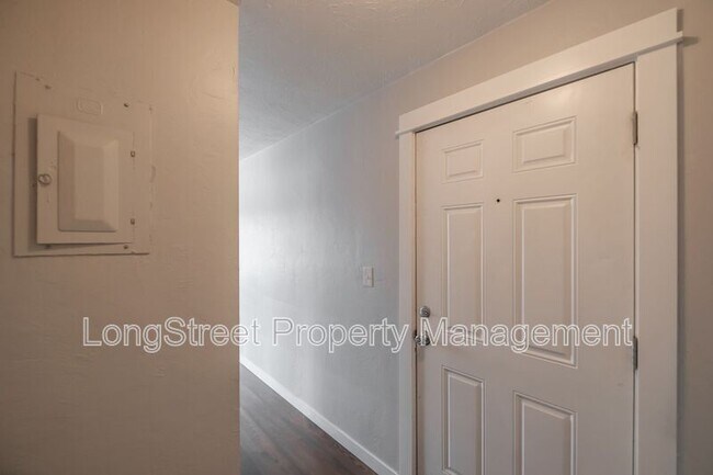 Photo - 205 SE 6th Ave