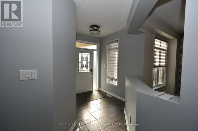 Photo - 413 Blackleaf Dr