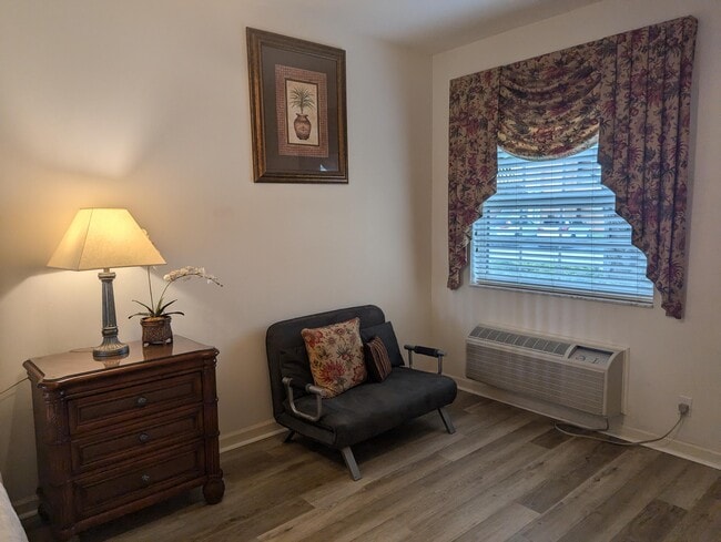 Photo - 8339 Mulligan Cir Unit B