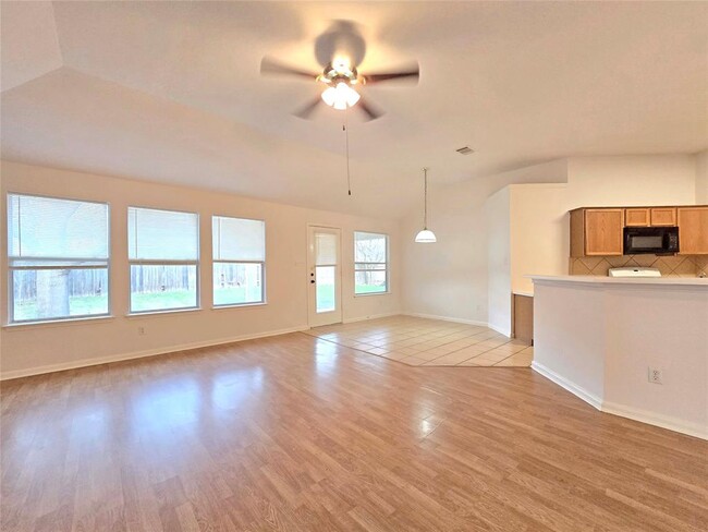 Photo - 1508 Cosmos Way