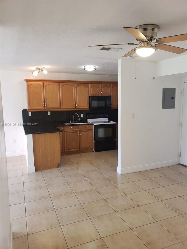 Photo - 8425 NW 8th St Unidad 104