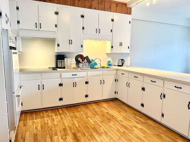 Photo - 366 Main St Unit 366 Main St #3