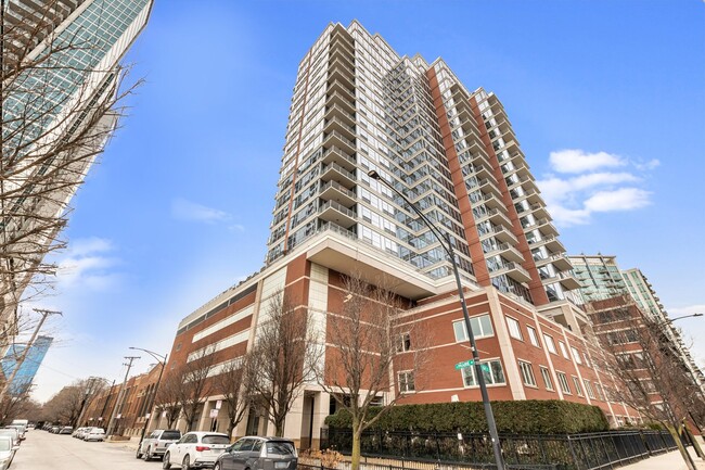 Photo - 1600 S Prairie Ave Condo Unit 1203